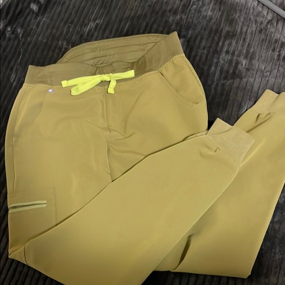 Figs Joggers size small regular